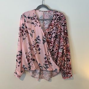 New w/out tags, pretty split pattern top size L